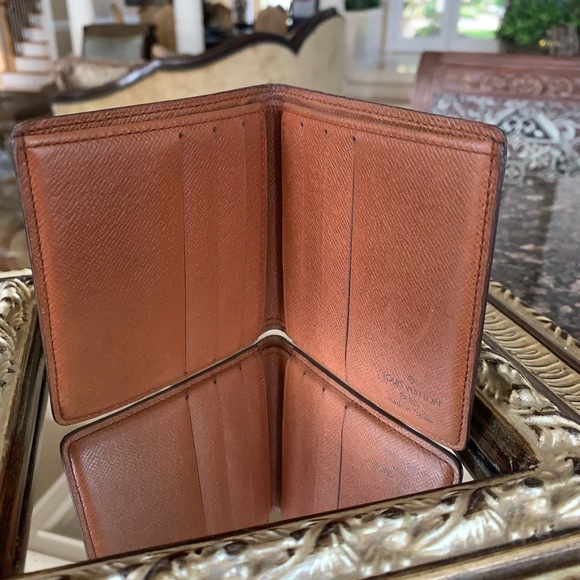 Louis Vuitton Men's Vintage Monogram Wallet - Picture 14 of 16